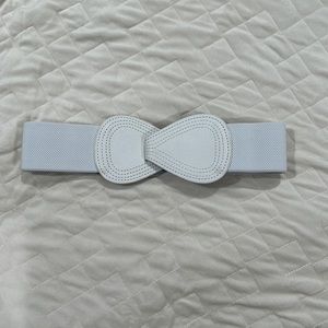 White elastic waist belt